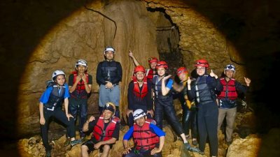 Mahasiswa Widya Gama Malang Kuliah ELC Susur Goa Coban Perawan